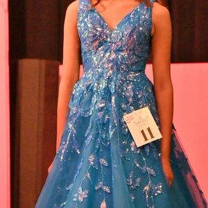 Stunning Blue Women's Prom Dress with Floral Accents
